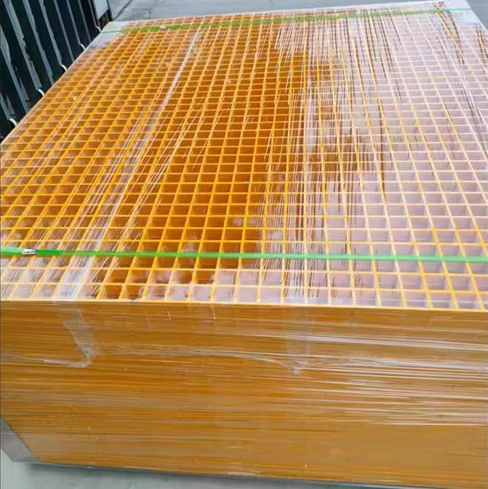 FRP Walkway & Ramp Panels &ndash; 48" x 48" Solar Grating Panels (38x75mm Mesh) for Kenya