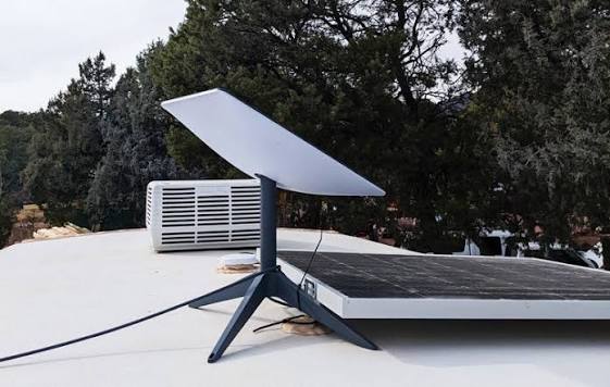 Can Starlink work on solar power? image